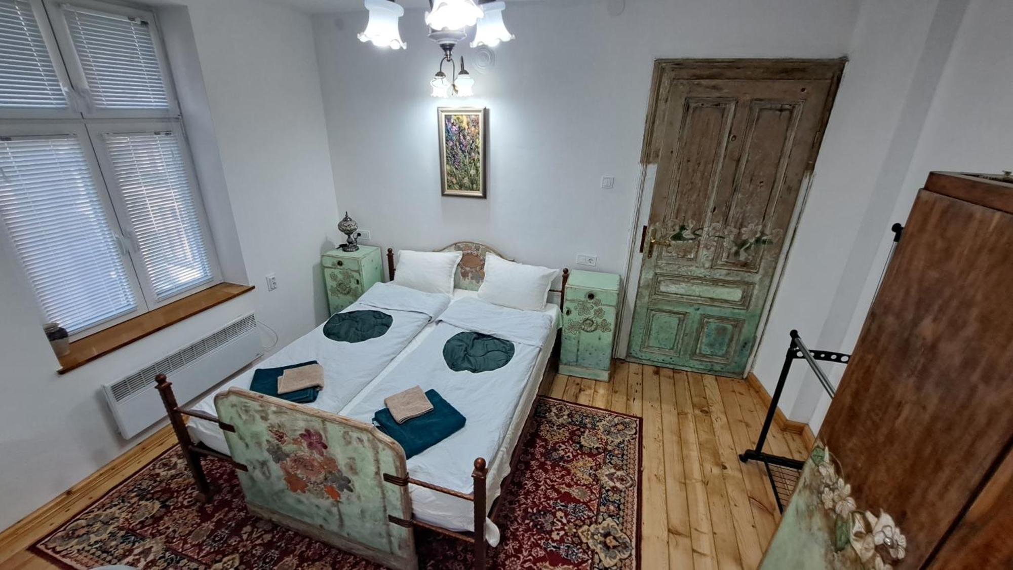 Modern & Old Apartment Sofia Ngoại thất bức ảnh