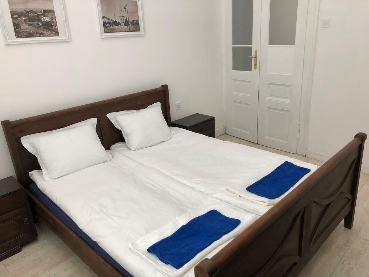 Modern & Old Apartment Sofia Ngoại thất bức ảnh