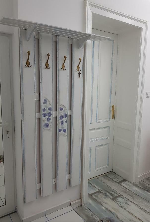 Modern & Old Apartment Sofia Ngoại thất bức ảnh