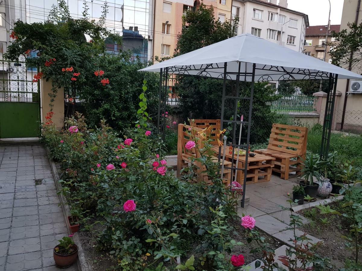 Modern & Old Apartment Sofia Ngoại thất bức ảnh